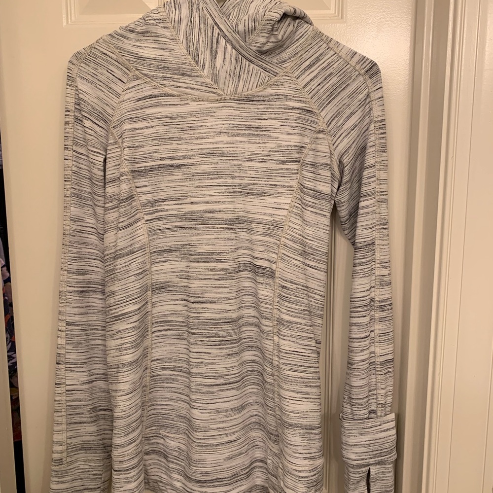EUC Lululemon hoodie sweatshirt